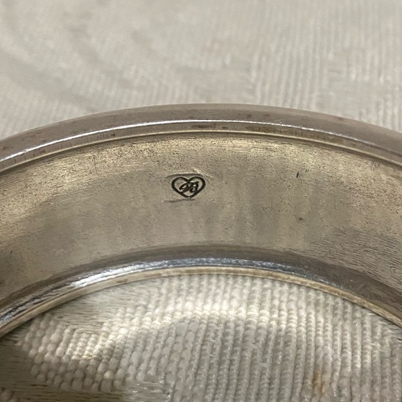 Brighton Wide Hinged Bangle - Picture 3 of 7